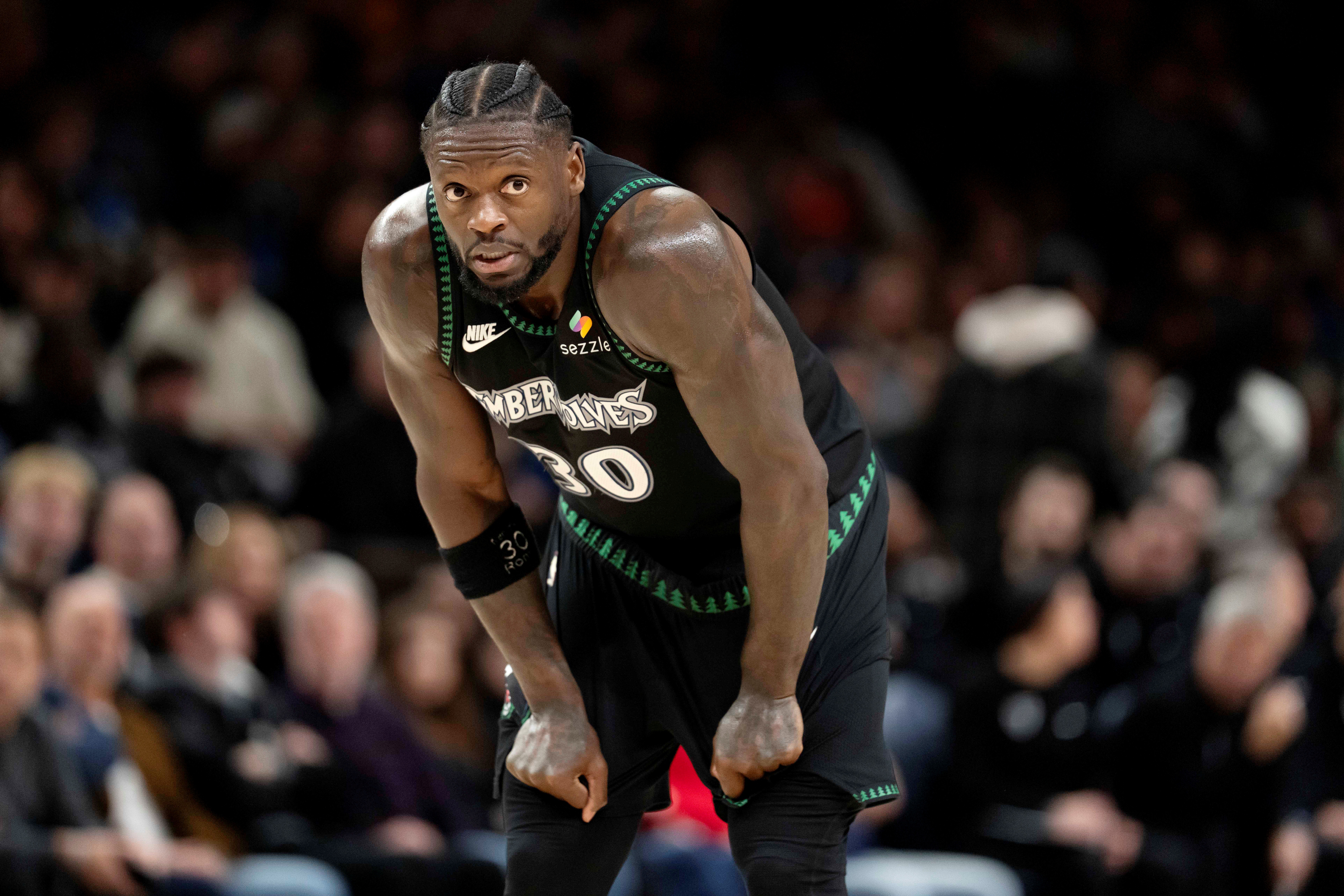 V体育入口-很关键！兰德尔强攻被吹进攻犯规 森林狼挑战失败